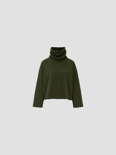 AMARIS | TOP DE CUELLO ALTO – ELEGANCIA CONTEMPORÁNEA Y CONFORT NATURAL