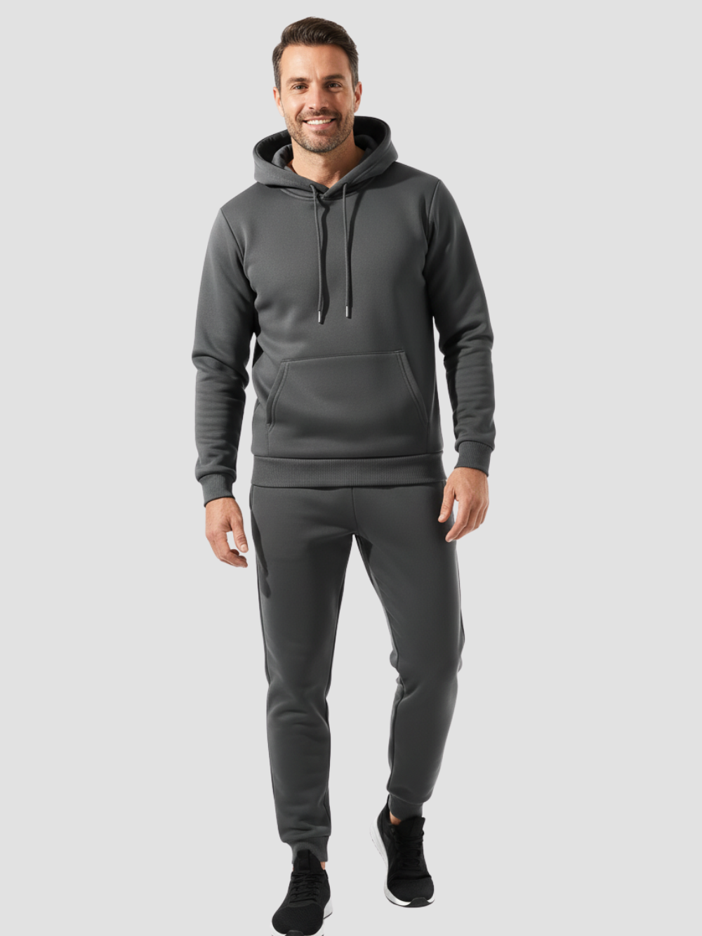 ARVION | CONJUNTO DE HOMBRE EN FELPA SUAVE – DISEÑO LIMPIO Y CONFORT CONTEMPORÁNEO