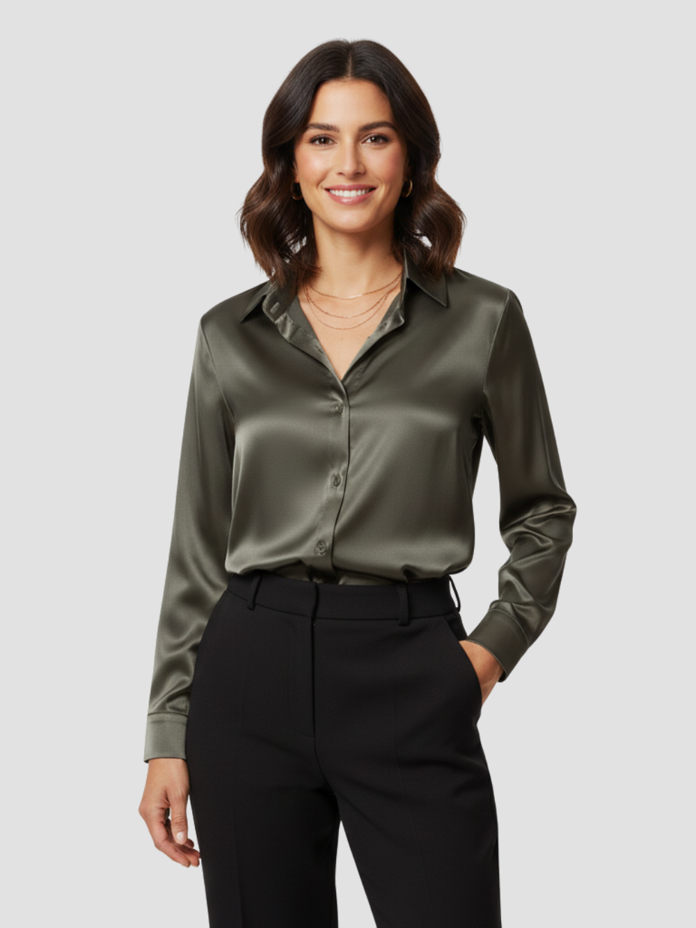 SOLENNE | BLUSA DE SATÉN PARA MUJER – ELEGANCIA ATEMPORAL CON ACABADO LUMINOSO