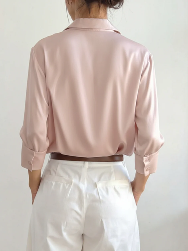 YARA | BLUSA DE SATÉN | BOTONES Y ELEGANCIA MINIMALISTA