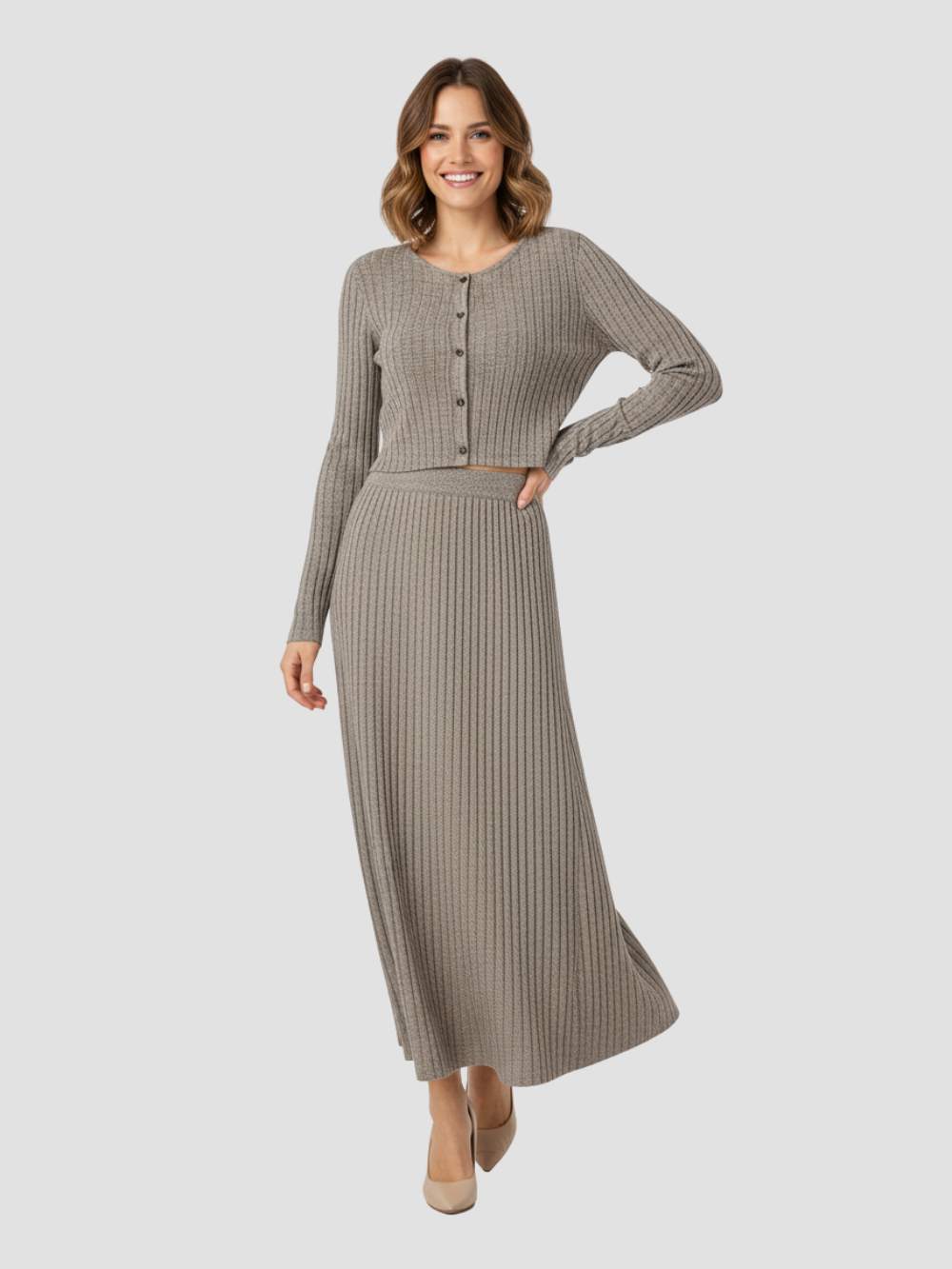 SOLARA | CONJUNTO DE CÁRDIGAN ACANALADO Y FALDA MAXI – ELEGANCIA SUAVE Y FEMININIDAD MODERNA