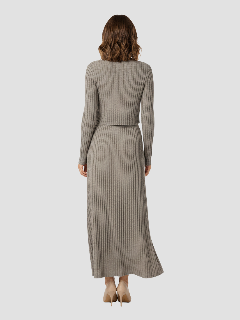 SOLARA | CONJUNTO DE CÁRDIGAN ACANALADO Y FALDA MAXI – ELEGANCIA SUAVE Y FEMININIDAD MODERNA