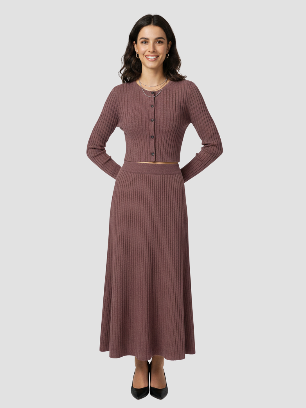 SOLARA | CONJUNTO DE CÁRDIGAN ACANALADO Y FALDA MAXI – ELEGANCIA SUAVE Y FEMININIDAD MODERNA