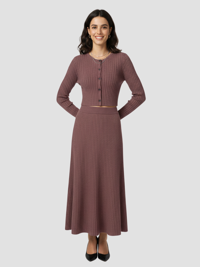 SOLARA | CONJUNTO DE CÁRDIGAN ACANALADO Y FALDA MAXI – ELEGANCIA SUAVE Y FEMININIDAD MODERNA