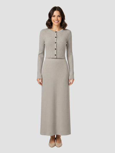 SOLARA | CONJUNTO DE CÁRDIGAN ACANALADO Y FALDA MAXI – ELEGANCIA SUAVE Y FEMININIDAD MODERNA