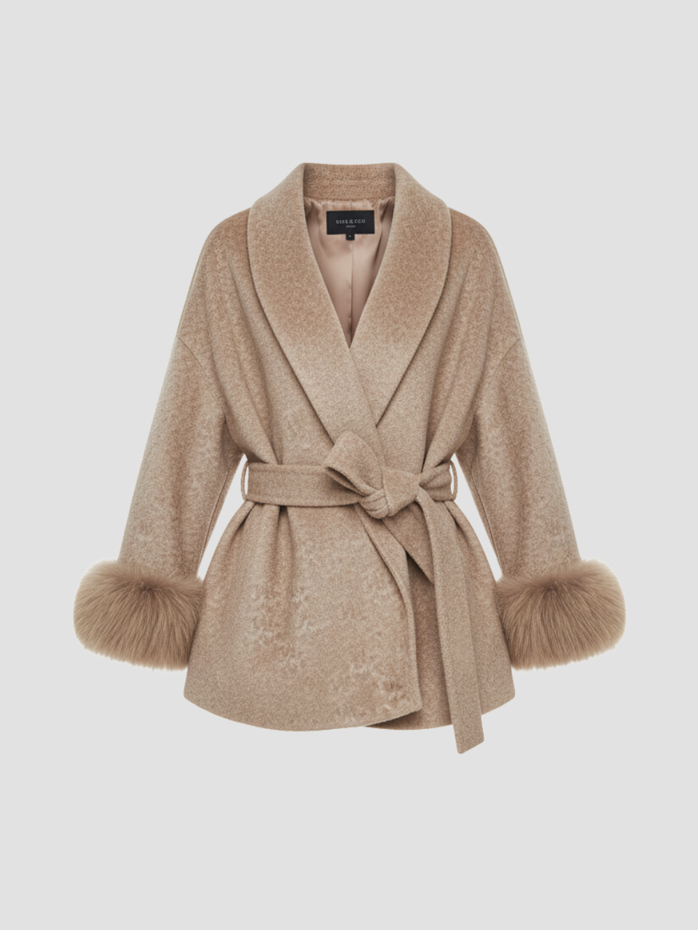 AVERLINE | ABRIGO DE MUJER CON CINTURÓN Y PUÑOS DE PELO  – CALIDEZ Y DISTINCIÓN