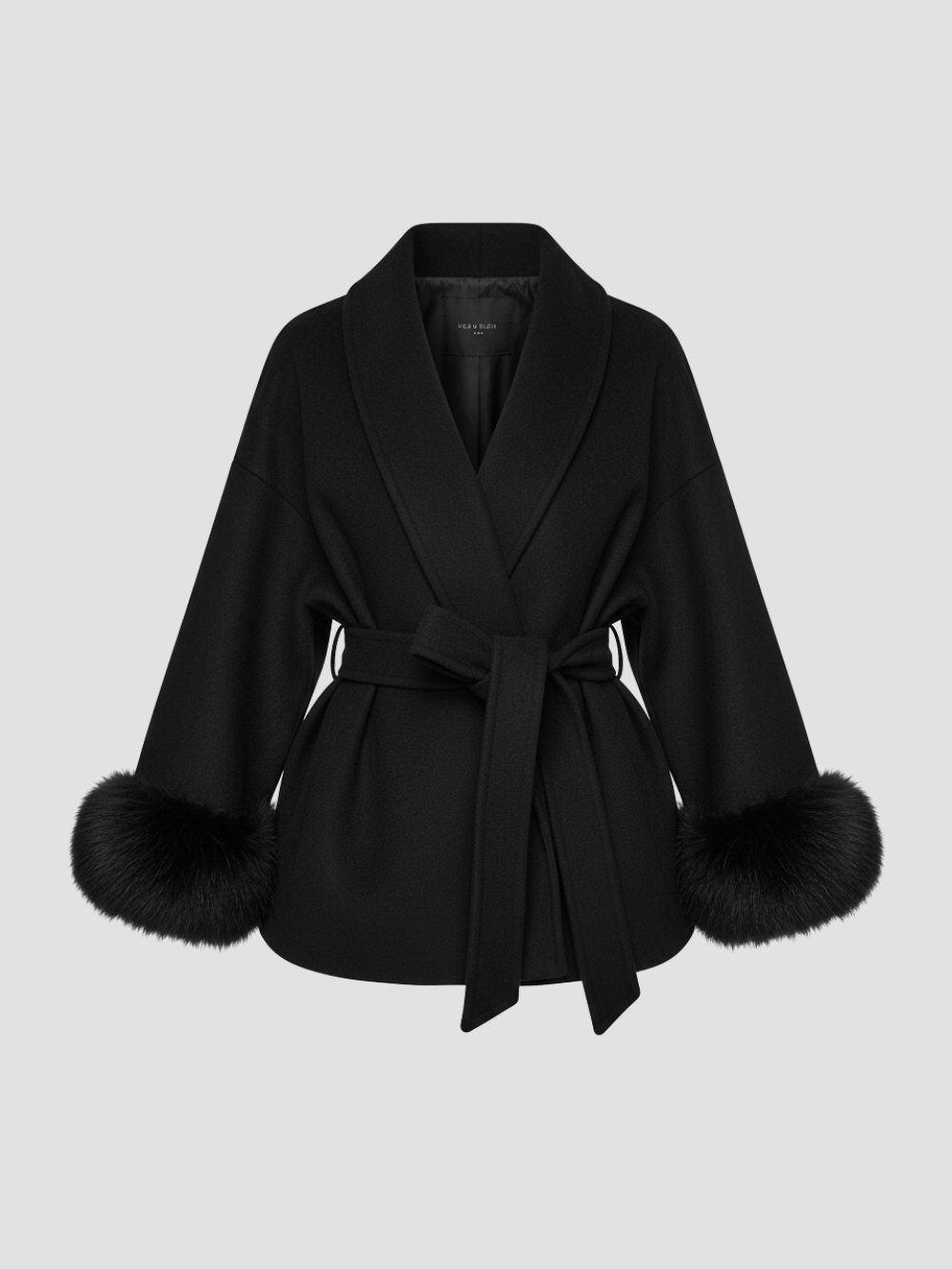 AVERLINE | ABRIGO DE MUJER CON CINTURÓN Y PUÑOS DE PELO  – CALIDEZ Y DISTINCIÓN