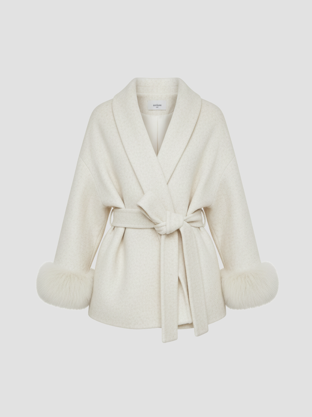 AVERLINE | ABRIGO DE MUJER CON CINTURÓN Y PUÑOS DE PELO  – CALIDEZ Y DISTINCIÓN