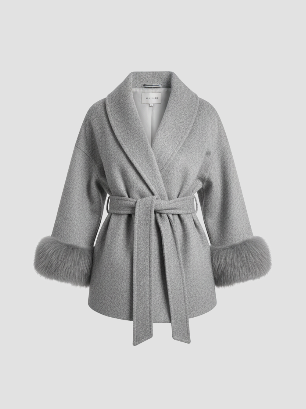 AVERLINE | ABRIGO DE MUJER CON CINTURÓN Y PUÑOS DE PELO  – CALIDEZ Y DISTINCIÓN