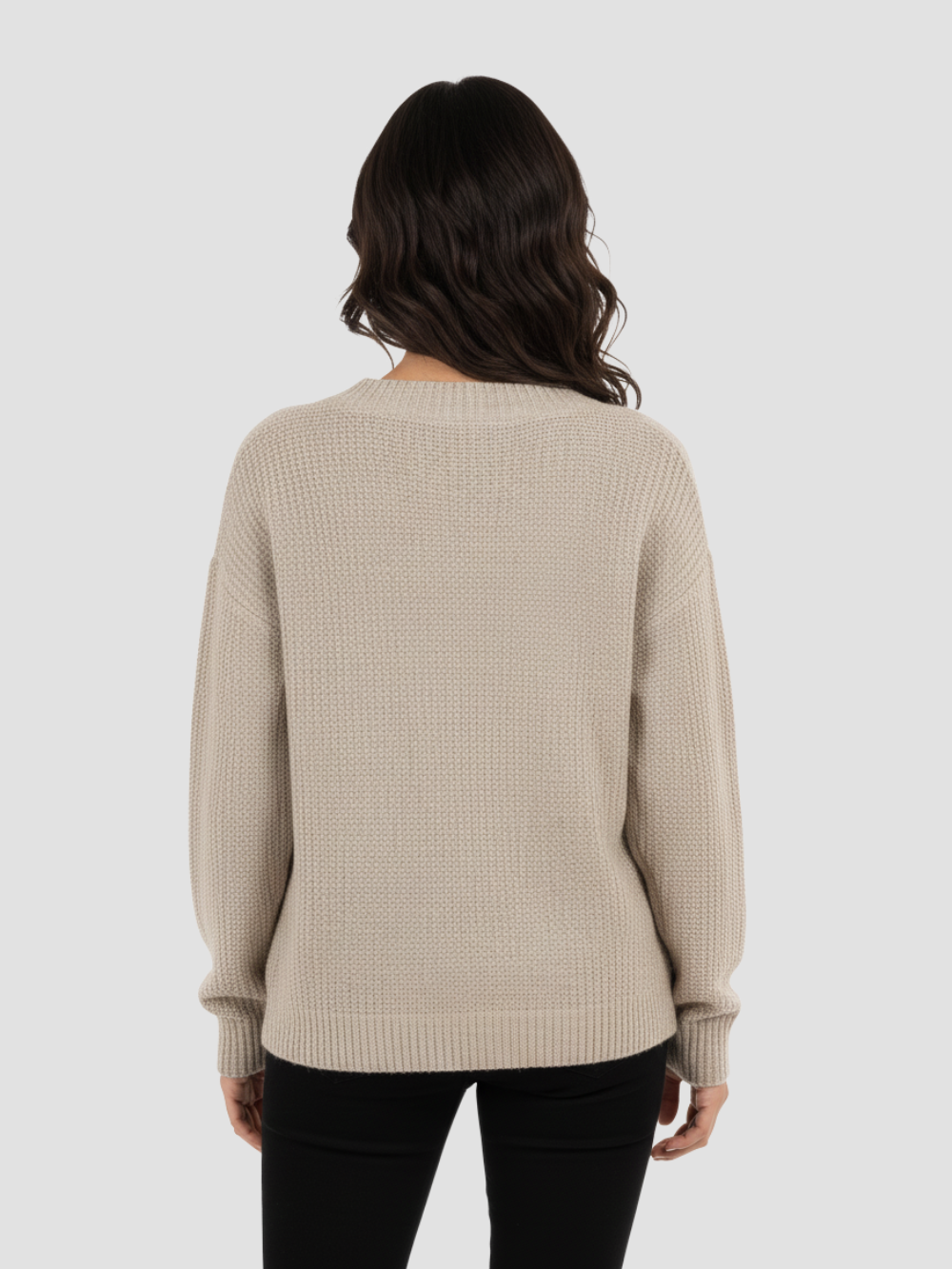 ALTHEVIA | SUÉTER DE MUJER CON ESCOTE EN V – TEXTURA SUAVE Y VERSATILIDAD ELEGANTE