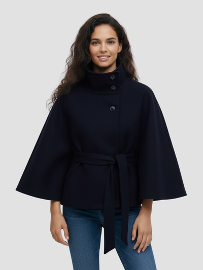 ISALÈNE | ABRIGO DE CUELLO ALTO – SOFISTICACIÓN URBANA Y ESTILO ATEMPORAL