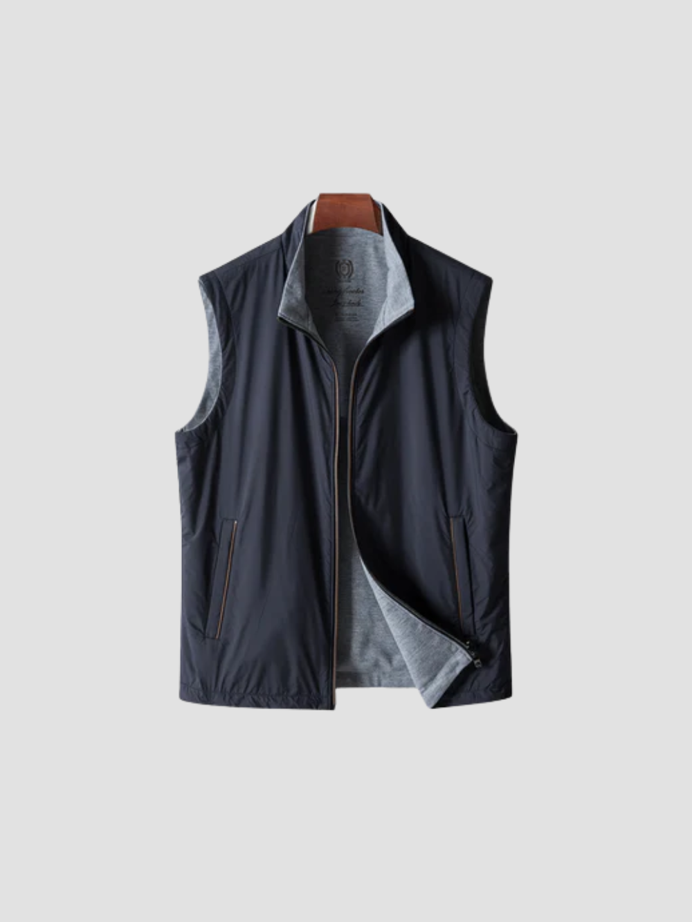 JOAQUÍN | CHALECO LIGERO | CONFORT ATEMPORAL Y ELEGANTE