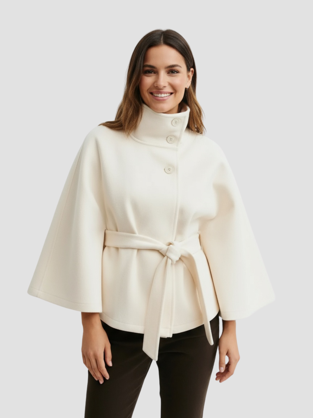 ISALÈNE | ABRIGO DE CUELLO ALTO – SOFISTICACIÓN URBANA Y ESTILO ATEMPORAL