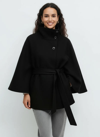 ISALÈNE | ABRIGO DE CUELLO ALTO – SOFISTICACIÓN URBANA Y ESTILO ATEMPORAL