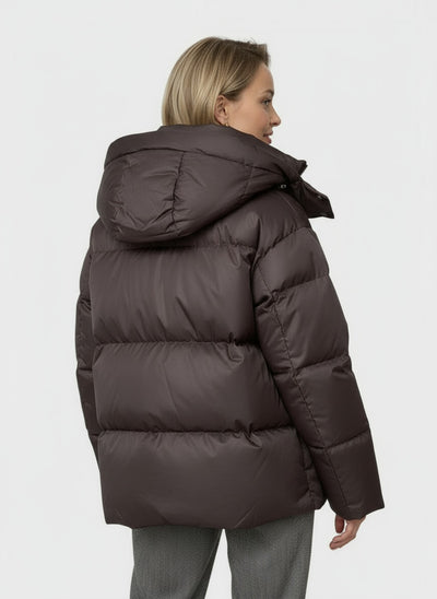 NAÉLLE | CHAQUETA DE MUJER – COMODIDAD, VOLUMEN Y ELEGANCIA URBANA