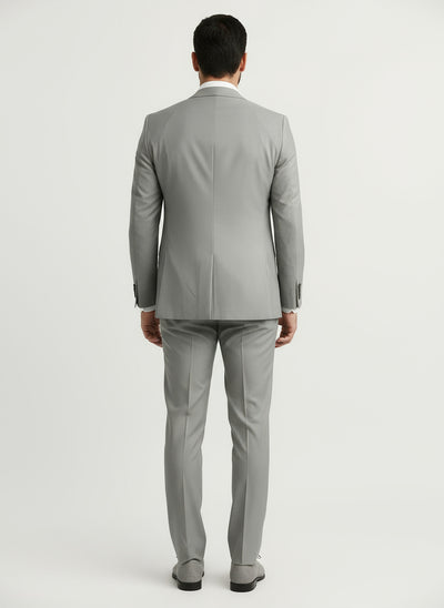 EZQUERRA | TRAJE DE TRES PIEZAS | SOFISTICACIÓN ATEMPORAL