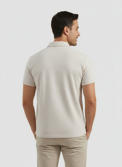 SANTILLANA | POLO RELAJADO | DETALLE TEXTURIZADO