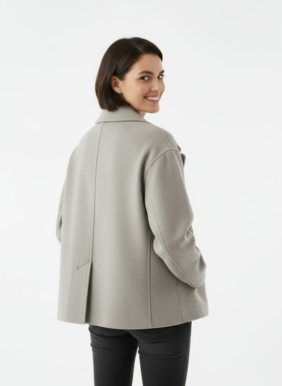 ALBA | ABRIGO DE MUJER | SOLAPAS ANCHAS Y ELEGANCIA CLÁSICA