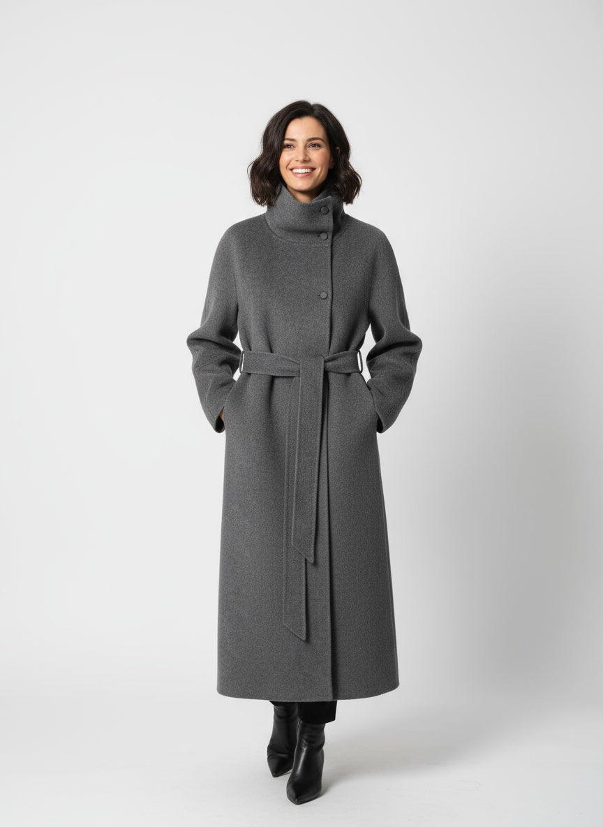 ALMIRA | ABRIGO LARGO – ELEGANCIA ESCULPIDA Y CALIDEZ SOFISTICADA