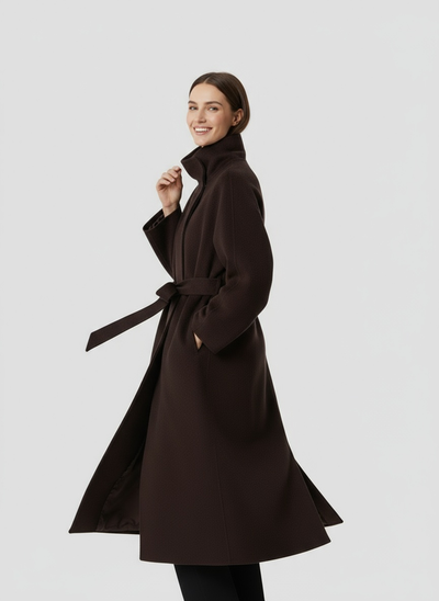 ALMIRA | ABRIGO LARGO – ELEGANCIA ESCULPIDA Y CALIDEZ SOFISTICADA