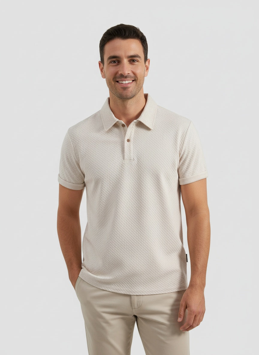 SANTILLANA | POLO RELAJADO | DETALLE TEXTURIZADO