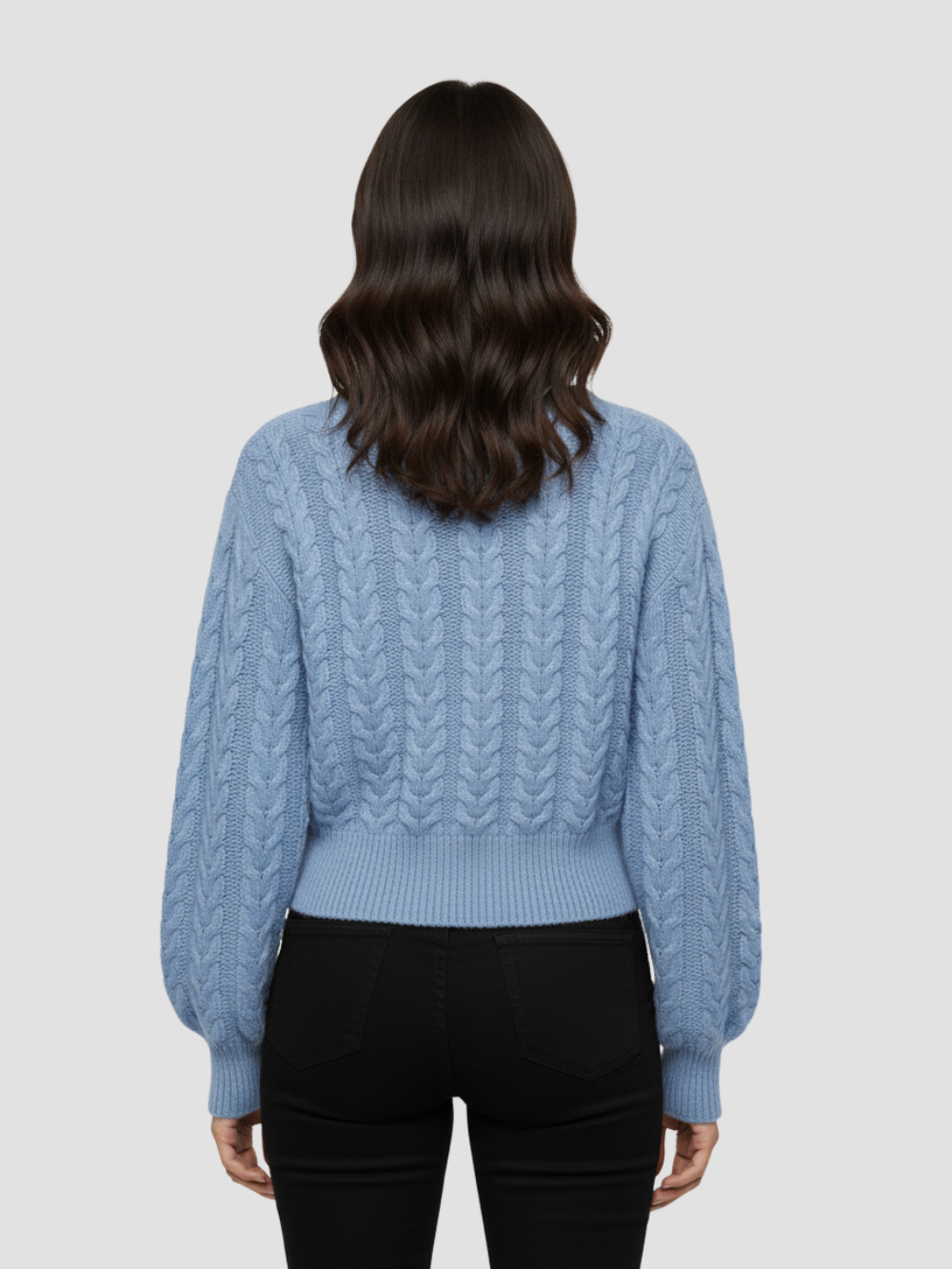 SERELINA | JERSEY DE MUJER CON ESCOTE PLEGADO – EQUILIBRIO ENTRE SENSUALIDAD Y DISTINCIÓN