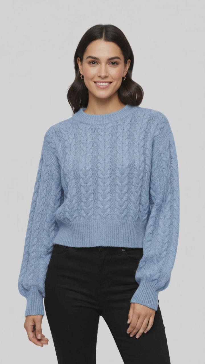 SERELINA | JERSEY DE MUJER CON ESCOTE PLEGADO – EQUILIBRIO ENTRE SENSUALIDAD Y DISTINCIÓN